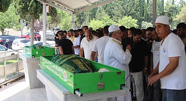 Uzman çavuş oğullarını yeni görev yerine götürüyorlardı: Anne ve oğlu yan yana toprağa verildi