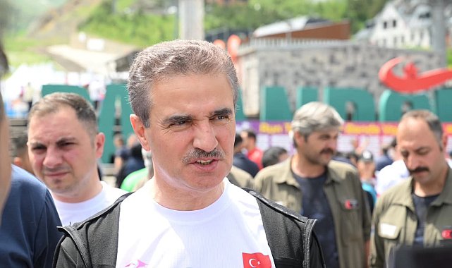 Vali Baruş, Palandöken'de "Run to stars" yürüyüşüne katıldı