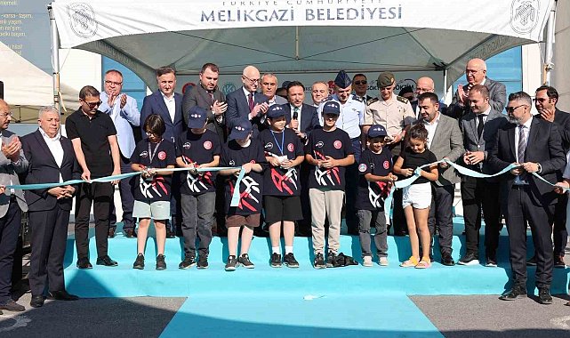 Vali Çiçek: "Kodlamaları yaparken vatanımızın, milletimizin geleceğini kodlar gibi kodlayacağız"