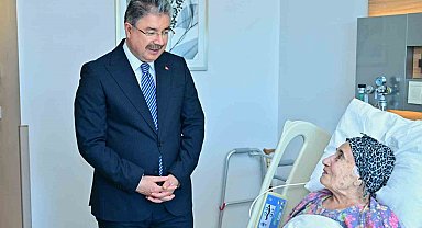 Vali Dr. Erdinç Yılmaz'dan şehit annesine hastanede ziyaret