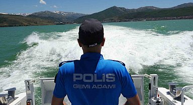 Van Gölü'nde kaçak avcılığa deniz polisinden geçit yok