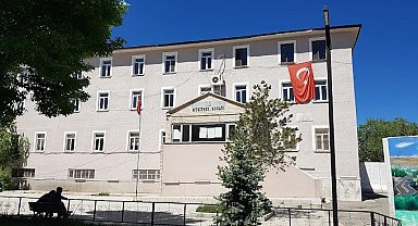 Yarım asırlık Tutak Hükümet Konağına duygusal veda