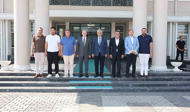 Yeni yönetim çalışmalara başladı