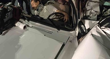 Yeni Zigana Tüneli'nde tır otomobile arkadan çarptı: 1ölü, 2 yaralı