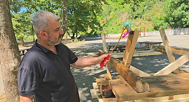 Yenice Belediye Başkanı Karakaş işçileri dinlendirdi, kendisi çalıştı