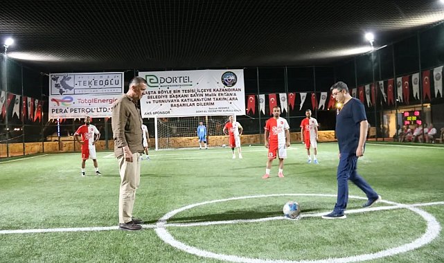 Yenipazar'da Mahmut Öz Halı Saha Turnuvası başladı