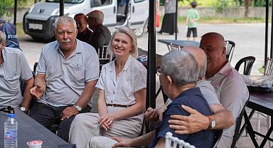 Yetiştirme yurdunda kalan vatandaşlar yıllar sonra aynı sofrada buluştu