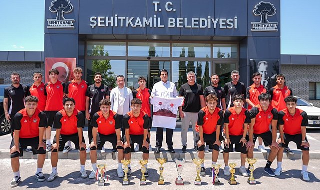 Yılmaz, şampiyonları ağırladı