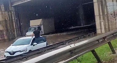 Yollar göle döndü, yağmur suları şelale gibi aktı